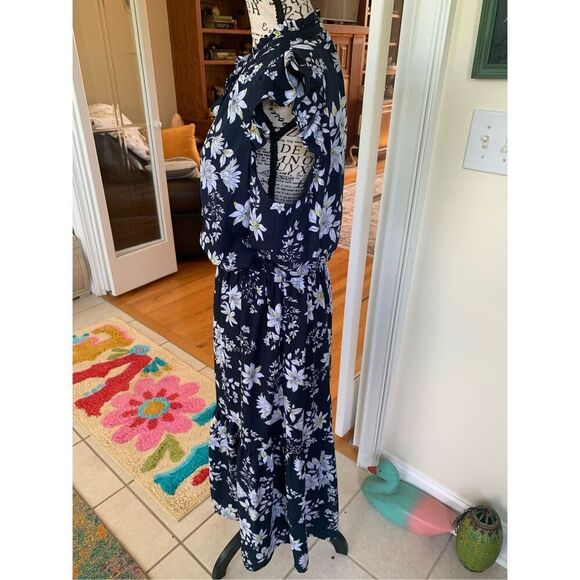 Banana Republic Ruffle Neck Midi - Picture 8 of 9